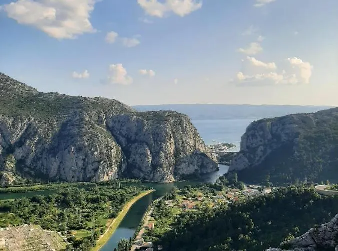 Roko Villa Gata