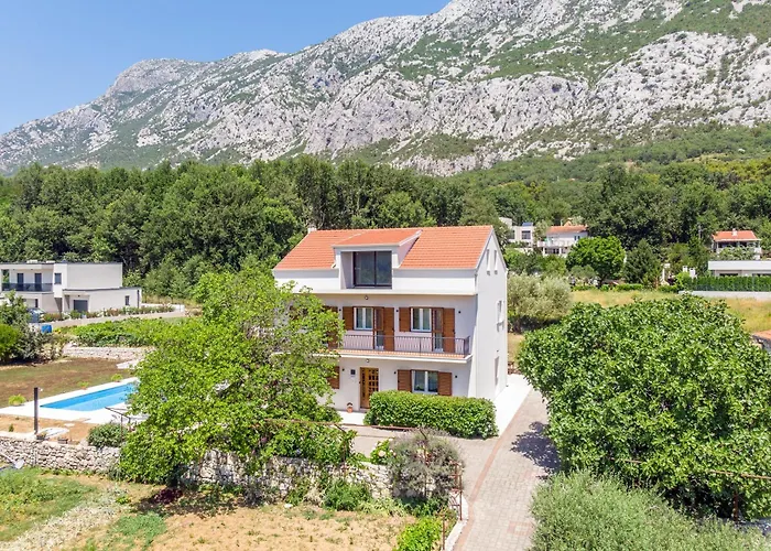 Roko Villa Gata